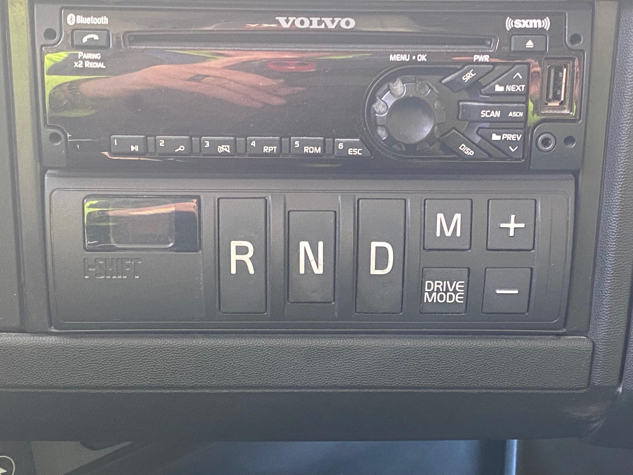 2021 VOLVO VNL - Image 18